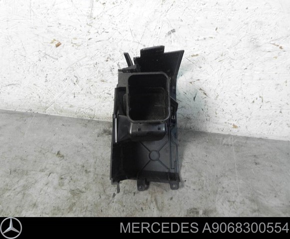 MERCEDES A9068300554 Решетка вентиляции салона на "торпедо" правая в наличии Харьков
