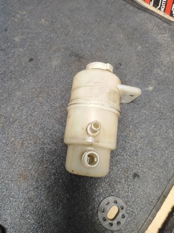 Бачок гидроусилителя MN101937 MITSUBISHI