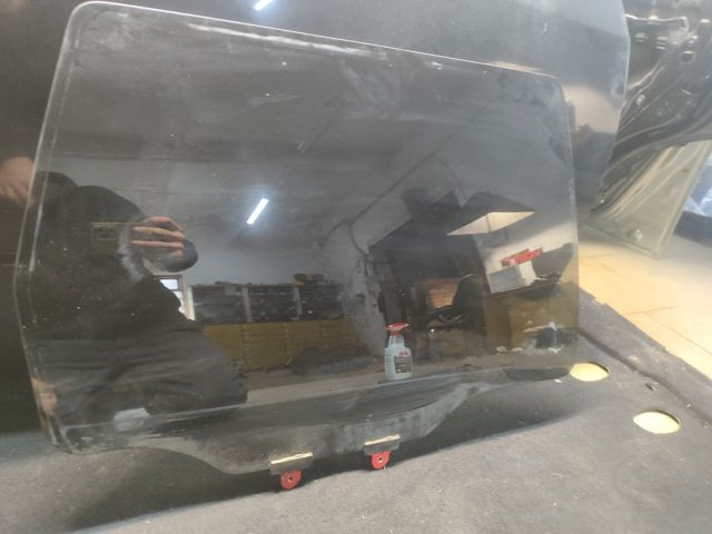 Стекло заднее правое MR487180 MITSUBISHI