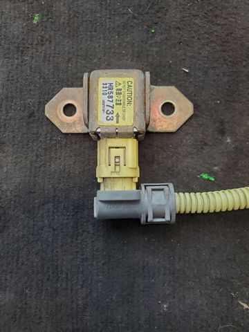 Датчик подушки безопасности MR587733 MITSUBISHI