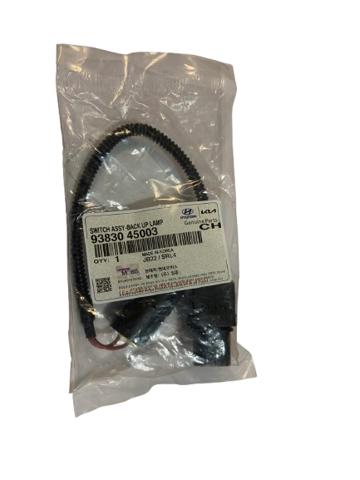 9383045003 HYUNDAI Датчик включения фонарей заднего хода купить в Харьков
