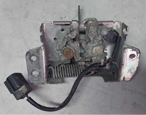 Замок крышки капота 5908A106 MITSUBISHI