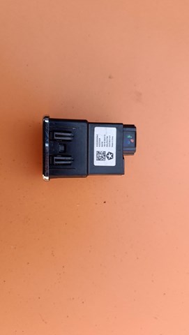 5XG28DX9AC CHRYSLER USB-разветвитель купить в Киев