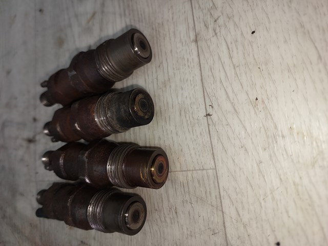 BOSCH 068130202 Форсунка впрыска топлива в наличии Хмельницкий