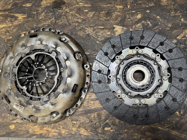 VAG 04L141025H Сцепление в наличии Черкассы