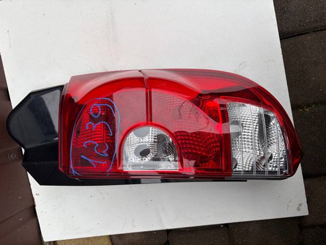 Задний правый стоп 8330A480 MITSUBISHI