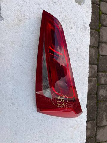 Задняя правая фара 8R0945094 VAG