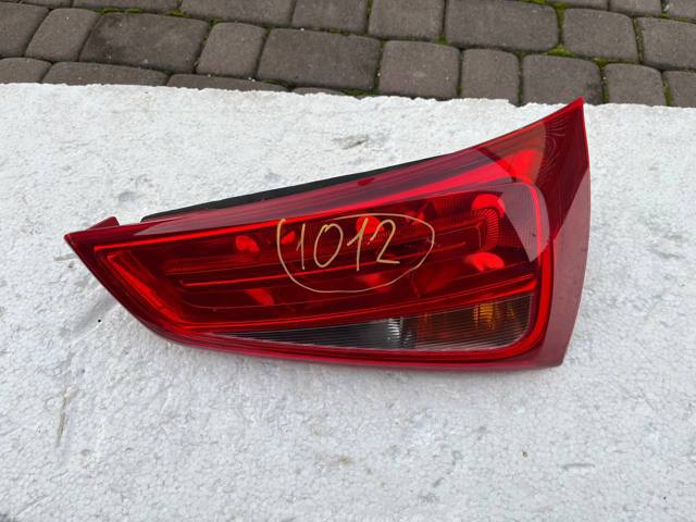 Фонарь задний правый 8X0945094 VAG