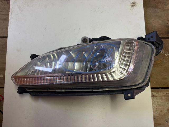Противотуманная фара левая 922012W020 HYUNDAI