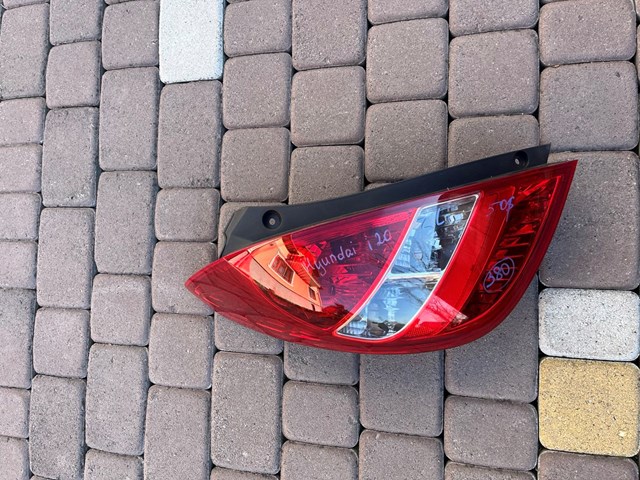 Задний левый стоп 924011J000 HYUNDAI