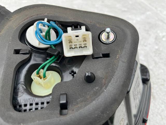 924041W2 HYUNDAI Фонарь задний правый внутренний купить в Украина
