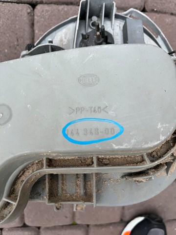 A2108202261 MERCEDES Правая фара купить в Запорожье