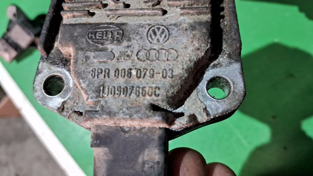 Датчик уровня масла Audi A8 D3