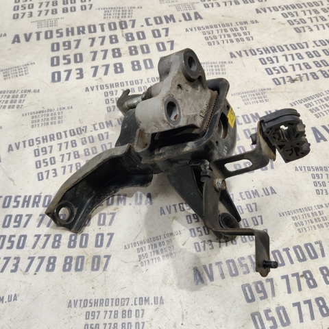 TOYOTA 1230522361 Правая подушка двигателя в наличии Полтава
