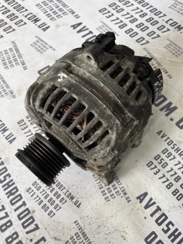 Автомобильный генератор 124525082 BOSCH