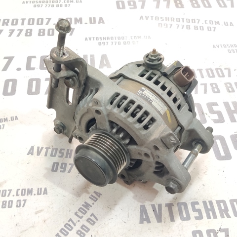 Автомобильный генератор 270600T020 TOYOTA