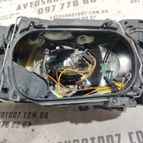 VOLVO 30698886 Фара правая в наличии Черновцы