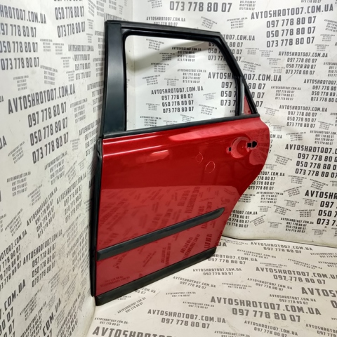 VOLVO 31335469 Дверь задняя левая в наличии Черновцы