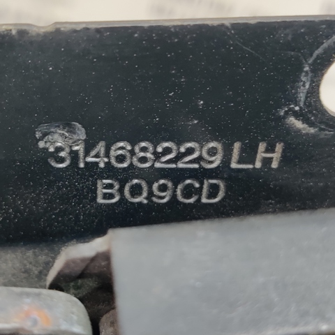 31468245 VOLVO Замок капота левый купить в Каменское