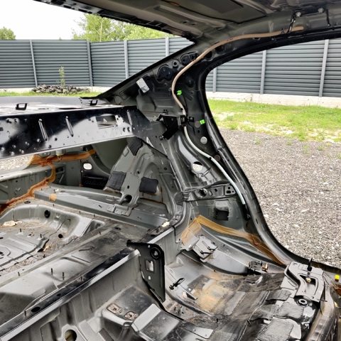 32132060 VOLVO Крыло заднее левое купить в Запорожье