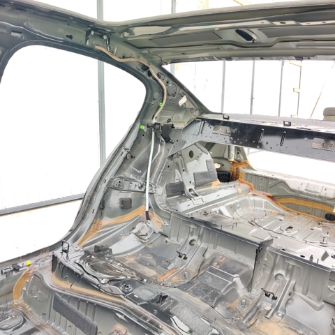 32132061 VOLVO Крыло заднее правое купить в Ужгород