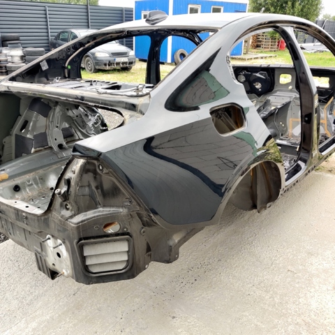 Крыло правое заднее 32132061 VOLVO