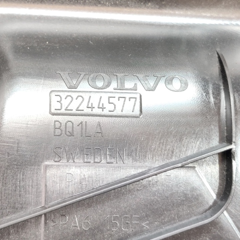 Накладка (крышка) кронштейна зеркала салона 32244577 VOLVO