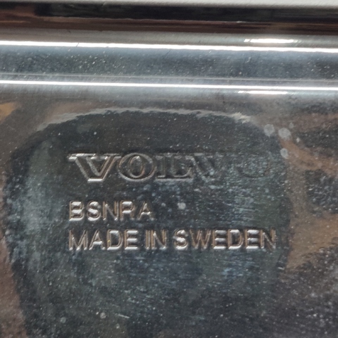 Передняя левая дверь 32404340 VOLVO