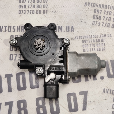 Мотор стеклоподъемника двери передней, правой 5713A086 MITSUBISHI