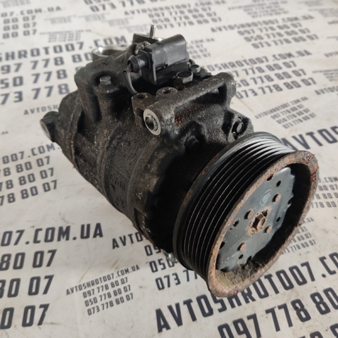 Компрессор кондиционера 7L6820803G VAG