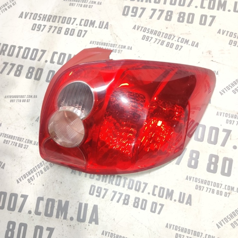 Фонарь задний правый 8155002380 TOYOTA