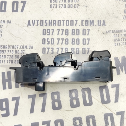 MITSUBISHI 8608A185 Кнопочный блок управления стеклоподъемником передний левый в наличии Житомир