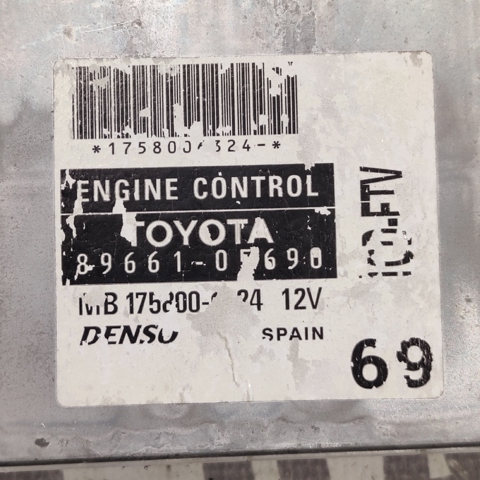 Компьютер двигателя Toyota Avensis 2