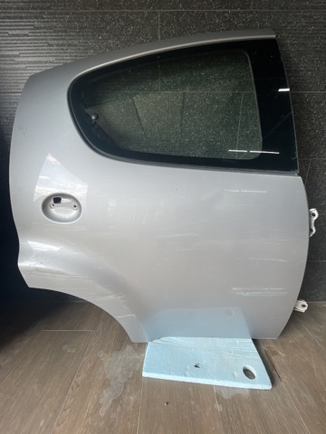 Дверь пассажирская задняя правая 9006J3 PEUGEOT