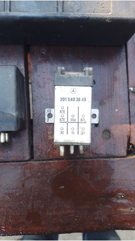 Реле высокого тока 2015403845 MERCEDES