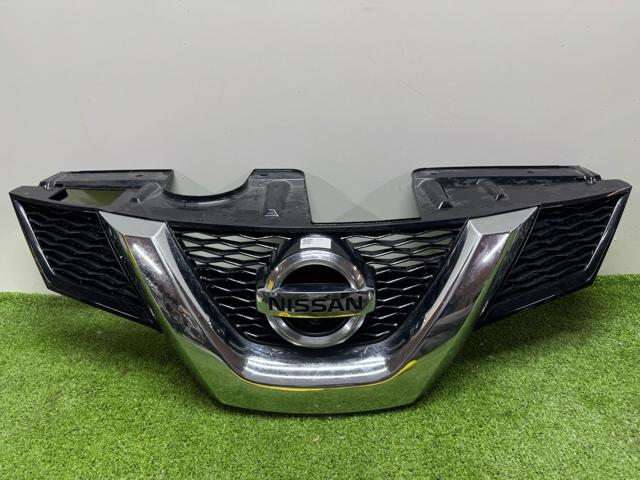 Решетка радиатора 623109TA1A NISSAN