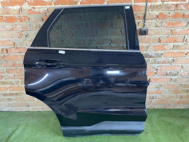 Задняя правая дверь Ford Edge 2