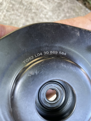 Опора передней стойки 30889584 VOLVO