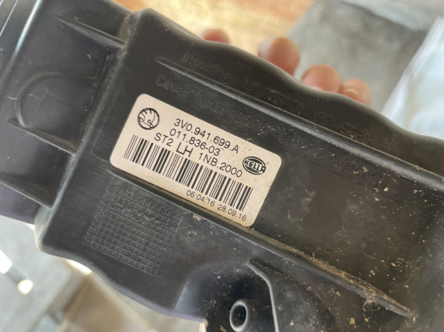 Противотуманная фара левая 3V0941699A VAG
