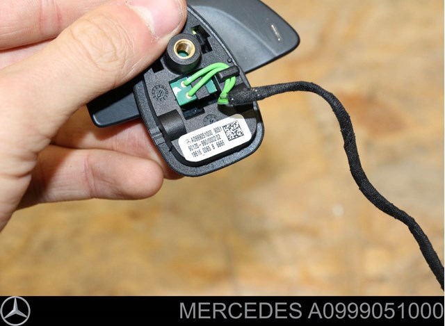Блок кнопочных переключателей рулевого колеса A0999051000 MERCEDES