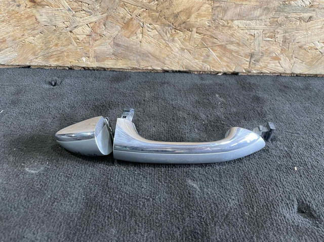 Ручка двери передней наружная правая A1647660201 MERCEDES