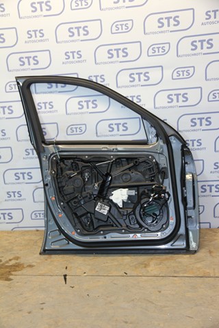 Уплотнитель стекла двери передней левой внешний A1667250165 MERCEDES