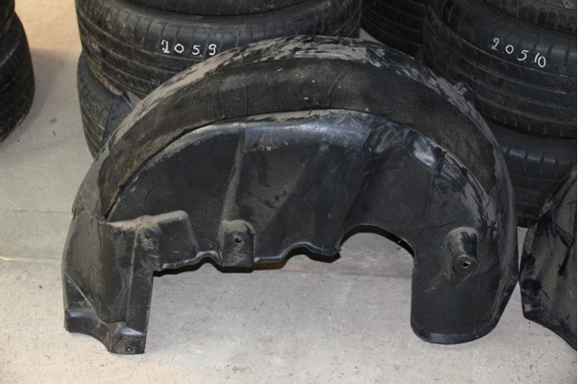 Подкрылок заднего крыла, левый A1668841322 MERCEDES