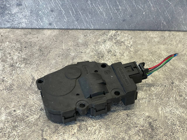 Мотор заслонки рециркуляции воздуха A1699060100 MERCEDES