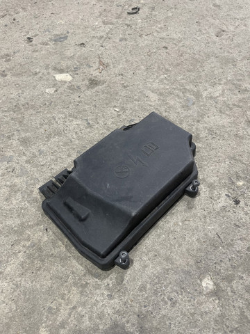 Крышка блока предохранителей A2055402428 MERCEDES