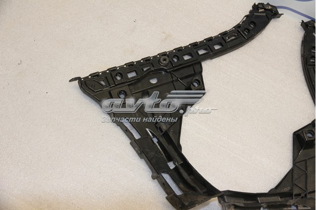 Направляющая заднего бампера, правая A2138850263 MERCEDES