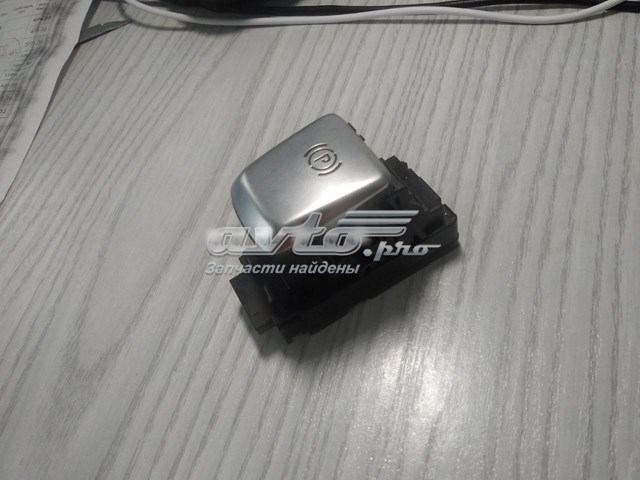Клавиша электромеханического стояночного тормоза A2139056608 MERCEDES