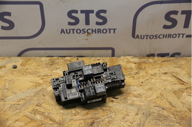 Монтажный блок предохранителей A2229063805 MERCEDES