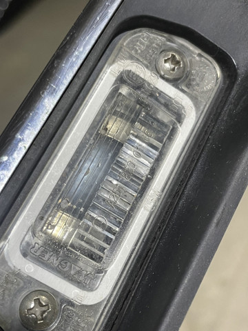 Фонарь подсветки заднего номера A2518200166 MERCEDES
