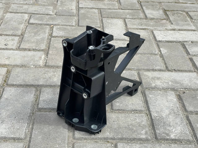 MERCEDES A2536203900 Кронштейн передней панели левый в наличии Черкассы
